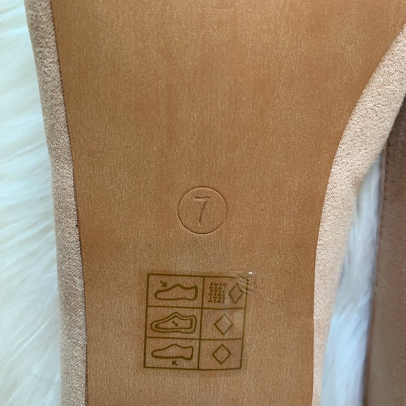 Snakeskin Pointed Toe Flats - Picture 3 of 3